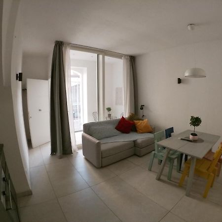 阿奇雷亚莱Casa Abbatuzzu公寓 外观 照片
